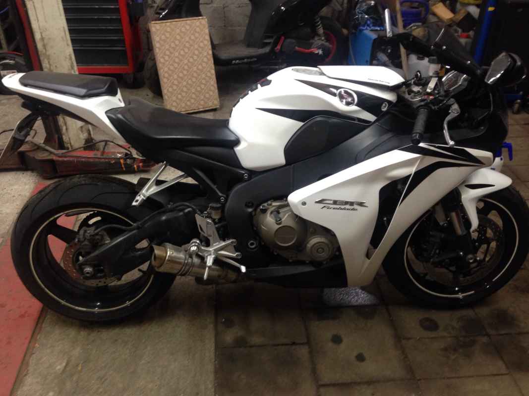 -Verkauf- Honda CBR 1000 RR SC59 2008 von Privat